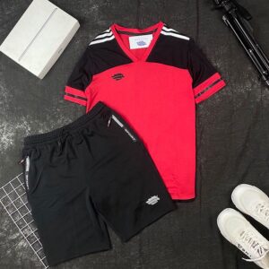 Áo thun thể thao cổ V đỏ đen phối quần short thun đen
